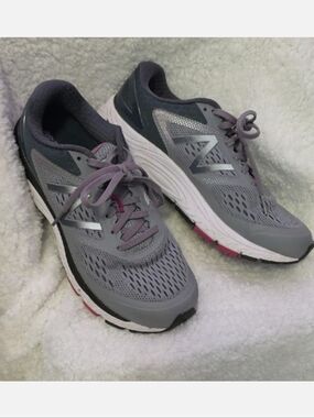 New Balance Women's Gray Running Shoes 9 Extra Wide (2E)